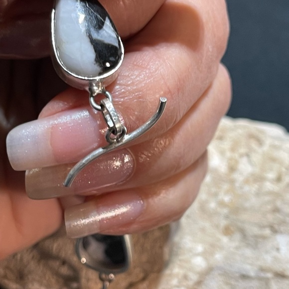SOLD…..Black White Buffalo Stone link Bracelet - Picture 3 of 4